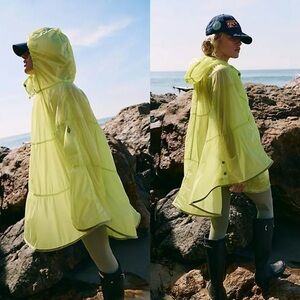 FREE PEOPLE FP movement Rain Drop Packable Poncho Size S NEW